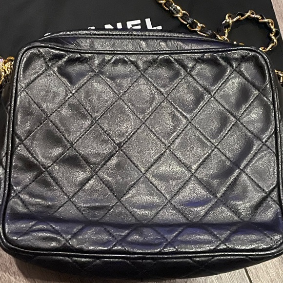 Authentic Vintage Chanel camera bag - Picture 4 of 8